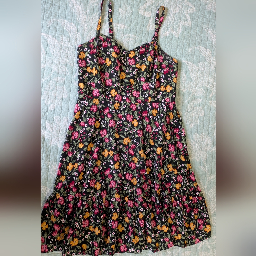 Old Navy Floral Smocked Dress, ruffed hemline. Size M. - Picture 2 of 7